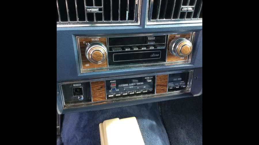 1983 Cadillac Fleetwood - Image 20 of 31