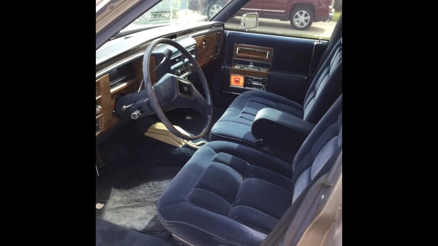 1983 Cadillac Fleetwood - Image 2 of 31