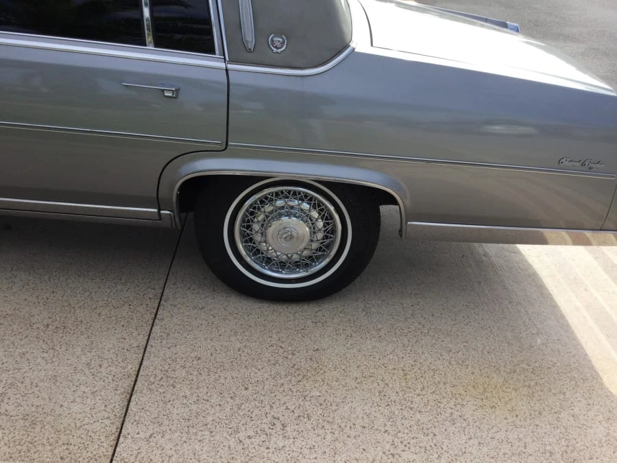 1983 Cadillac Fleetwood - Image 22 of 31