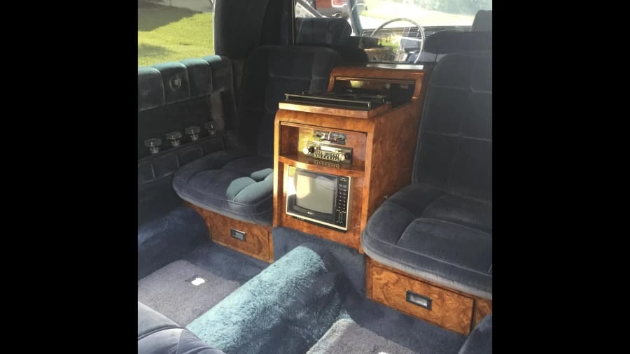1983 Cadillac Fleetwood - Image 28 of 31