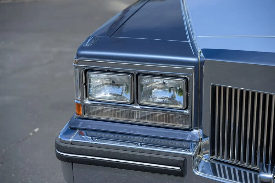 1983 Cadillac Fleetwood - Image 9 of 31