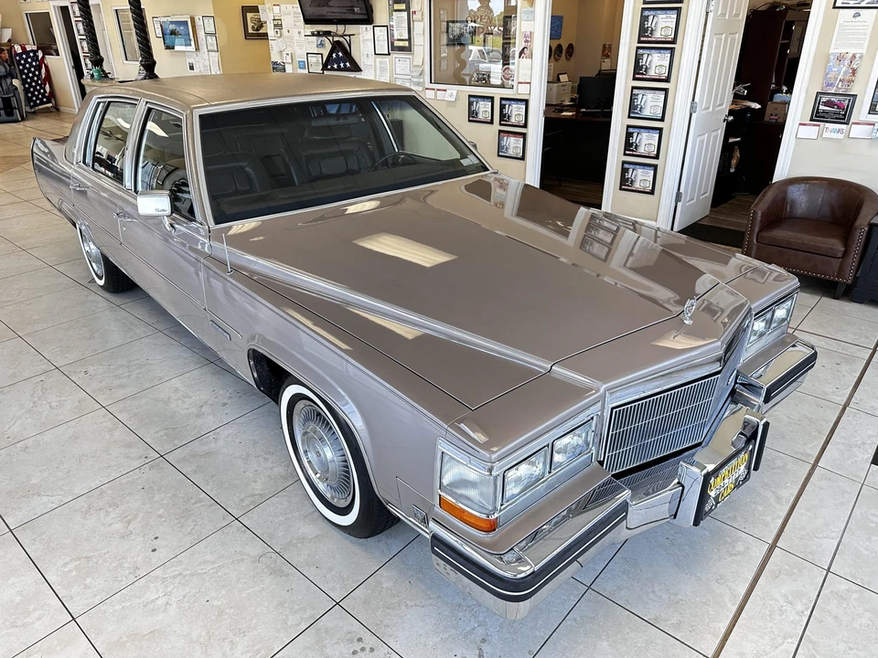 1983 Cadillac Fleetwood - Image 16 of 31