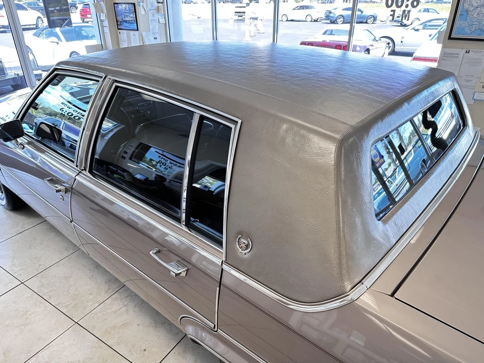 1983 Cadillac Fleetwood - Image 29 of 31