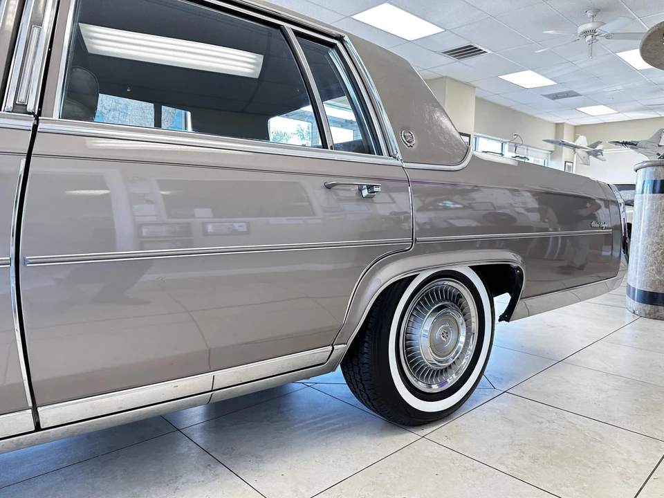 1983 Cadillac Fleetwood - Image 28 of 31