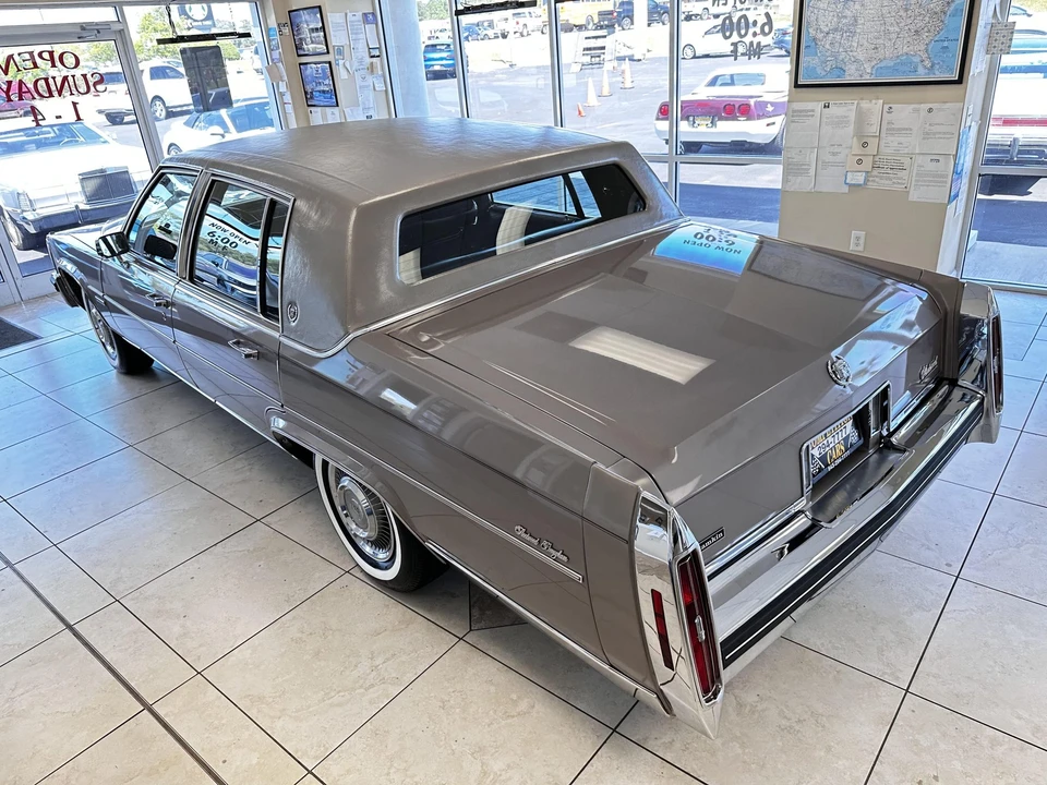 1983 Cadillac Fleetwood - Image 6 of 31