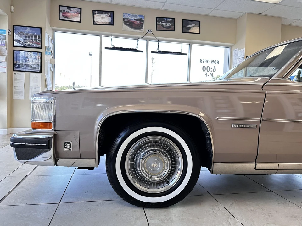 1983 Cadillac Fleetwood - Image 23 of 31