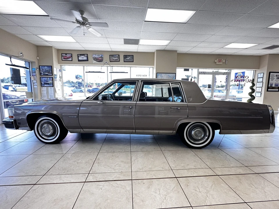 1983 Cadillac Fleetwood - Image 5 of 31