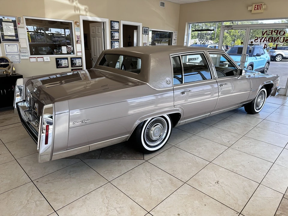 1983 Cadillac Fleetwood - Image 12 of 31