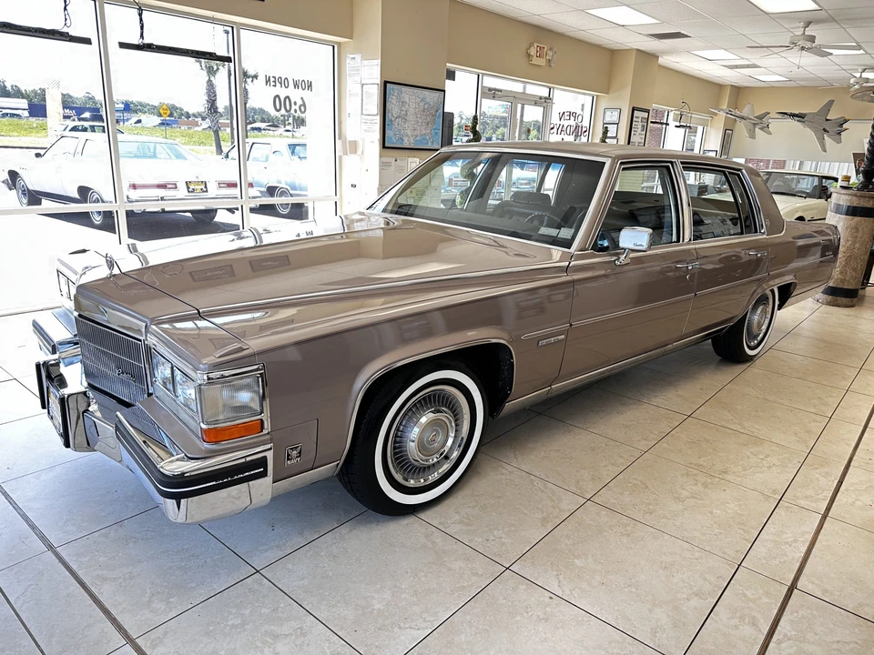 1983 Cadillac Fleetwood - Image 3 of 31