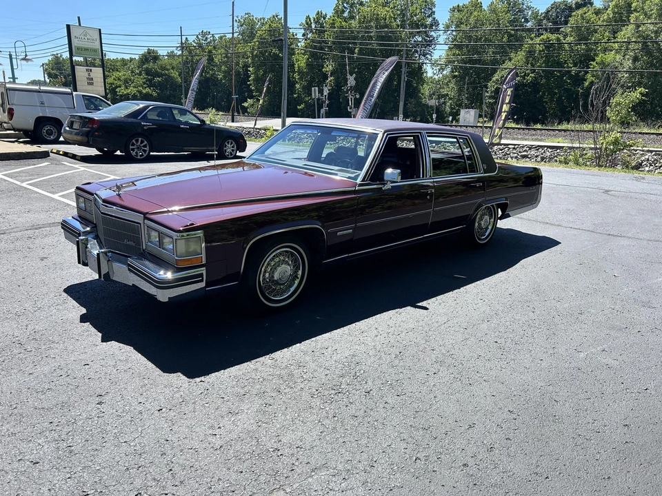 1983 Cadillac Fleetwood - Image 5 of 31