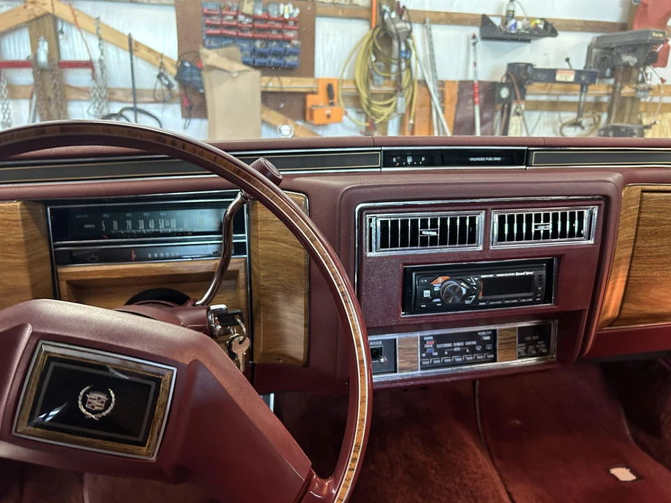 1983 Cadillac Fleetwood - Image 22 of 31