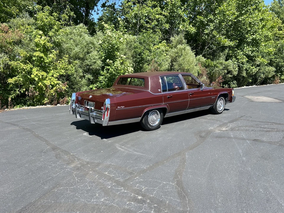 1983 Cadillac Fleetwood - Image 8 of 31