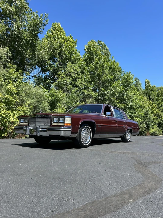 1983 Cadillac Fleetwood - Image 2 of 31