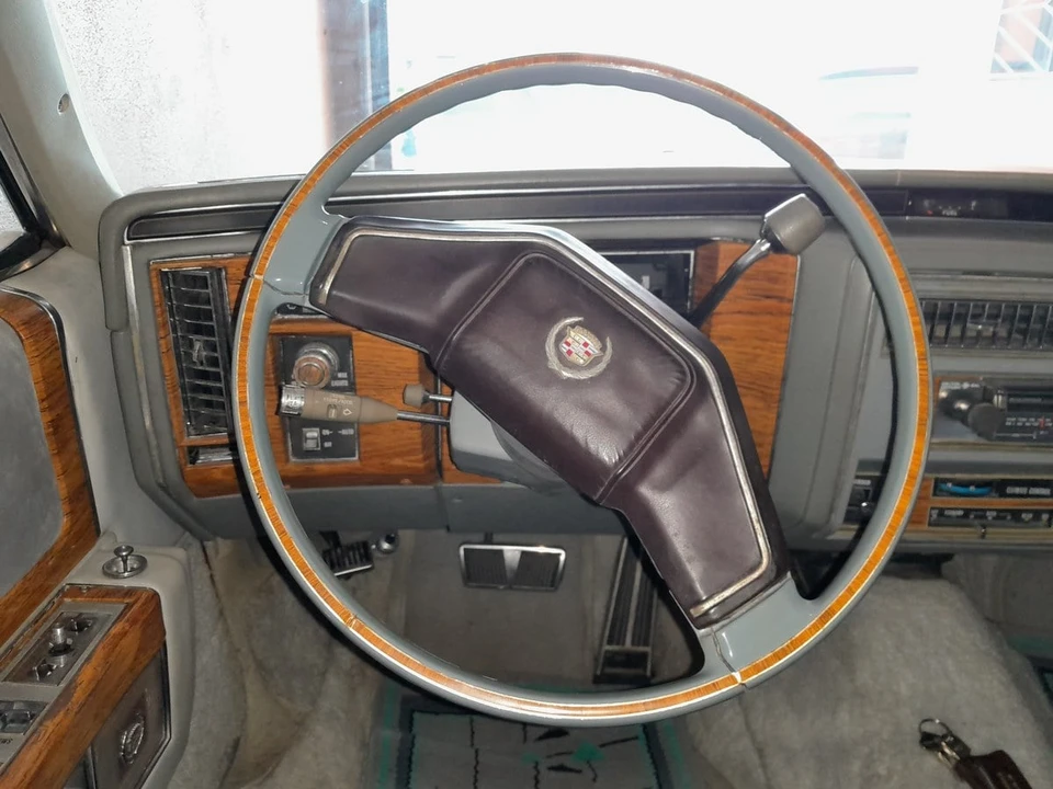 1982 Cadillac Fleetwood - Image 13 of 30