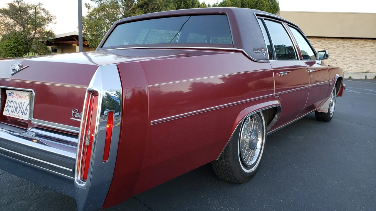 1983 Cadillac DeVille 5th Gen - Image 17 of 31