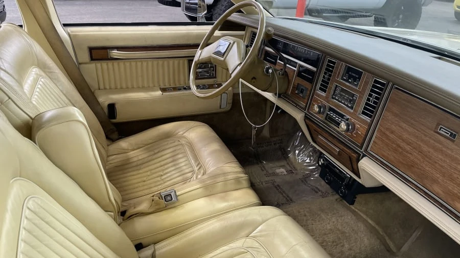 1983 Cadillac Seville - Image 4 of 7