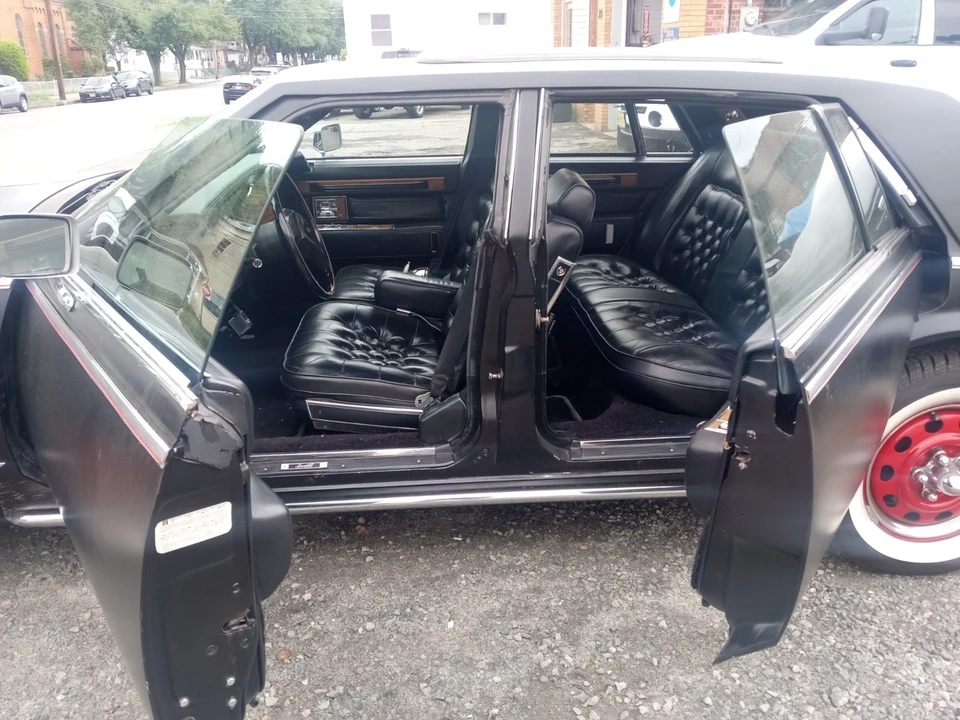 1983 Cadillac Seville - Image 8 of 11