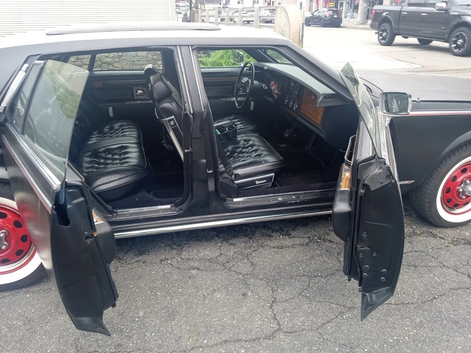 1983 Cadillac Seville - Image 6 of 11