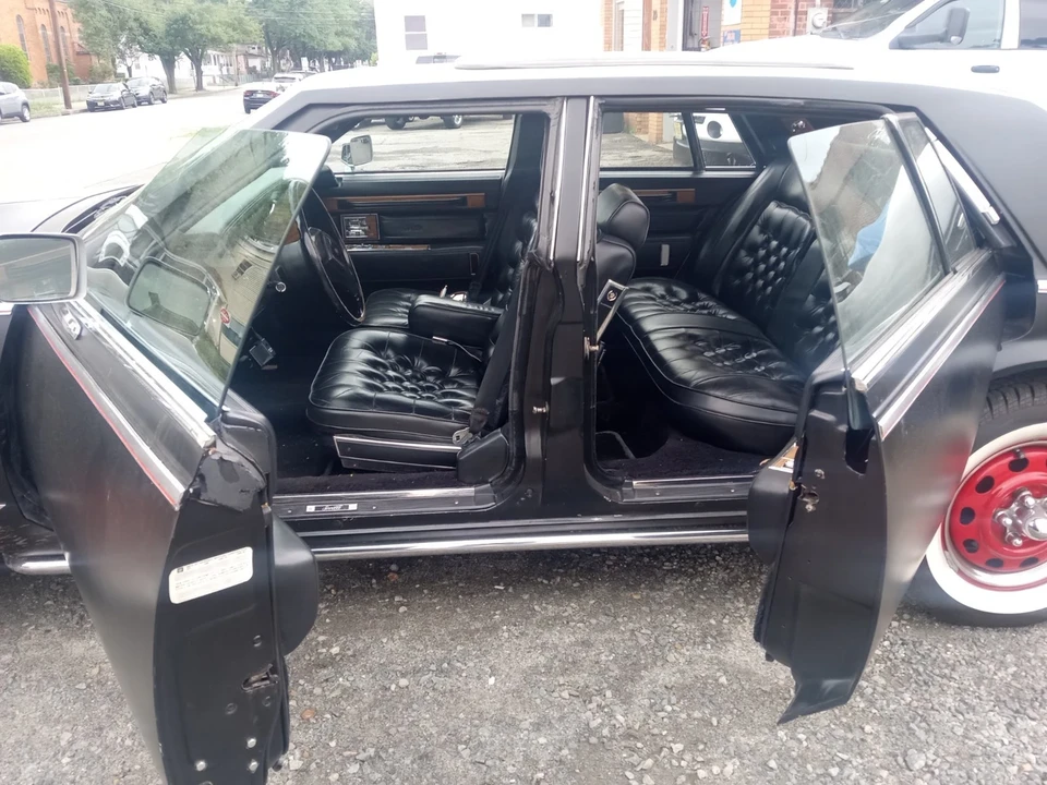 1983 Cadillac Seville - Image 8 of 11
