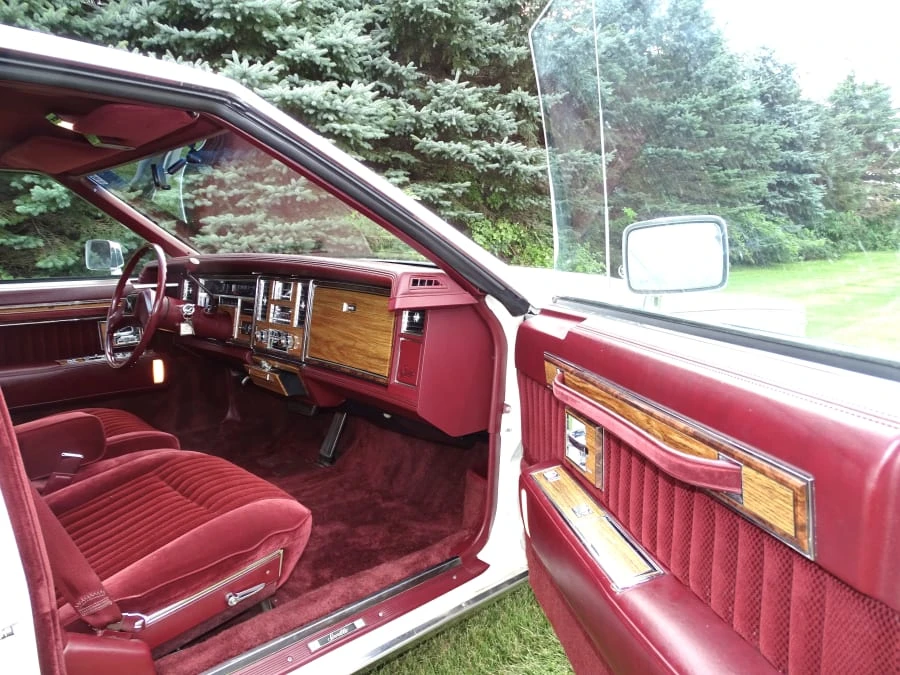 1983 Cadillac Seville - Image 12 of 24