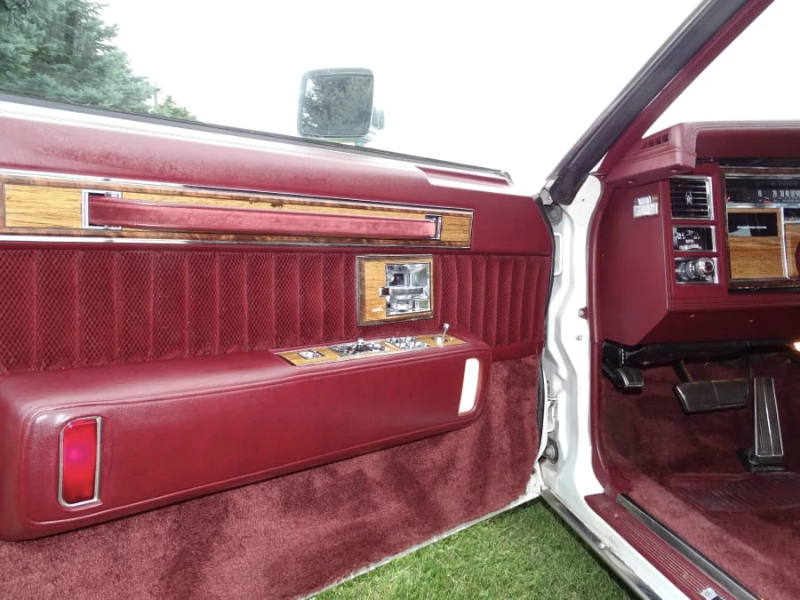 1983 Cadillac Seville - Image 18 of 24