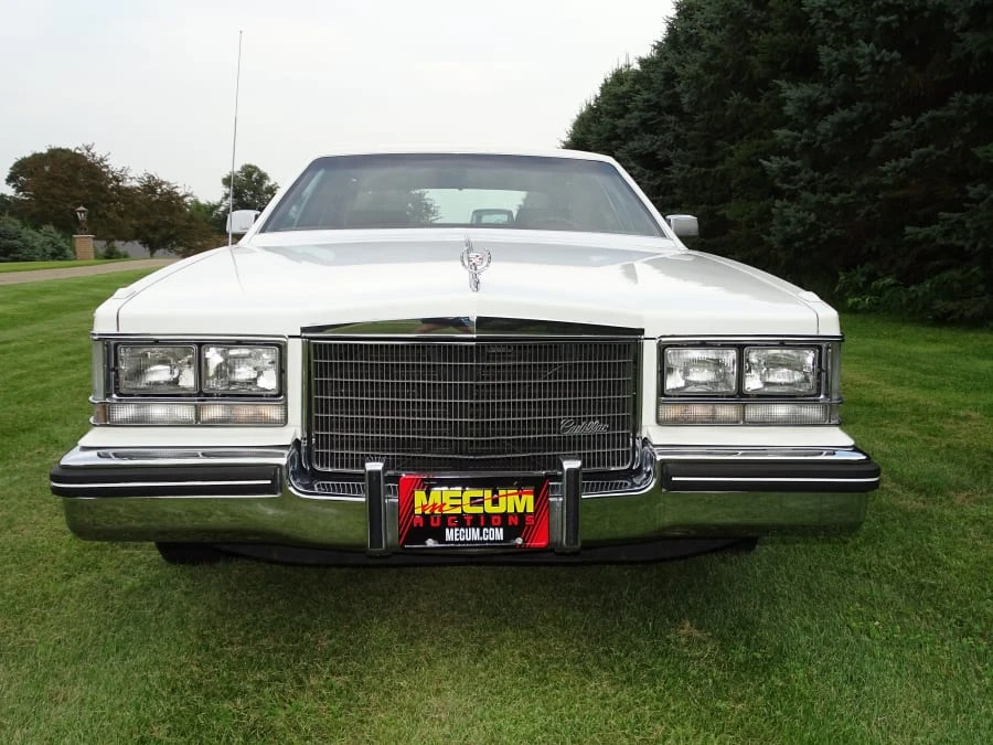 1983 Cadillac Seville - Image 10 of 24