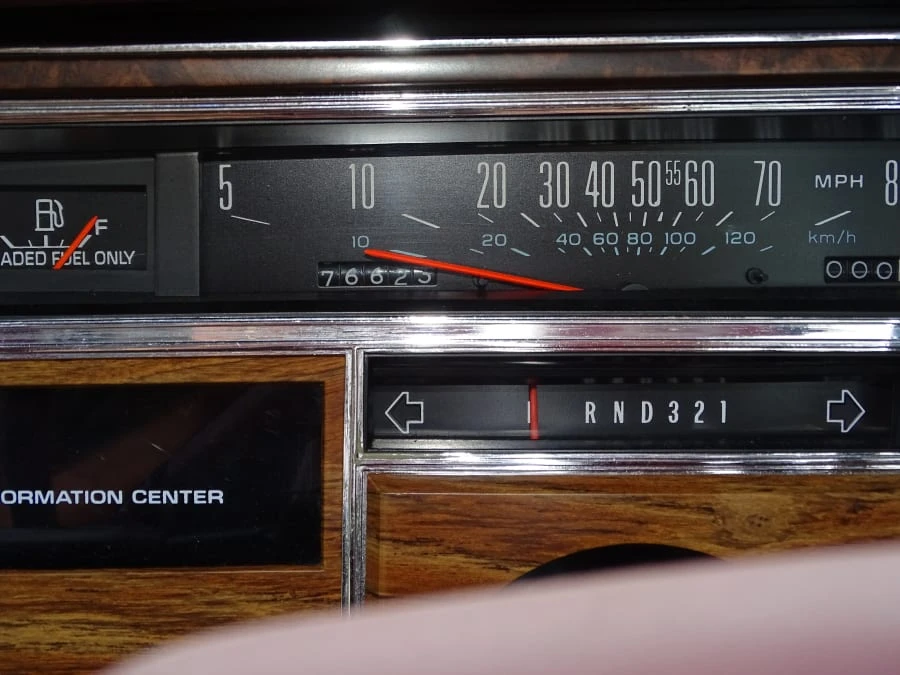 1983 Cadillac Seville - Image 15 of 24