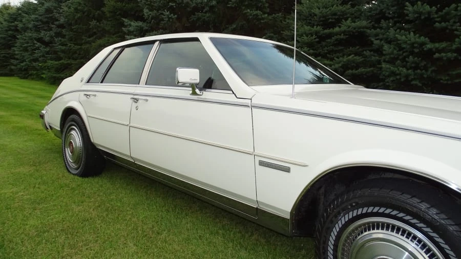 1983 Cadillac Seville - Image 9 of 24