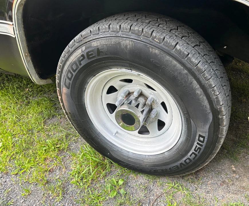 1983 Chevrolet - Image 10 of 16