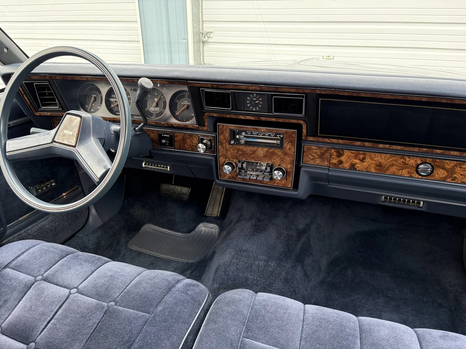 1983 Chevrolet Caprice - Image 25 of 31