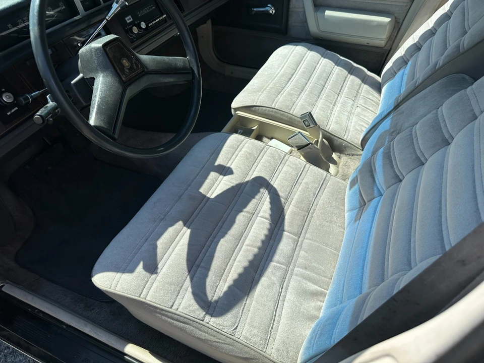 1983 Chevrolet - Image 11 of 17