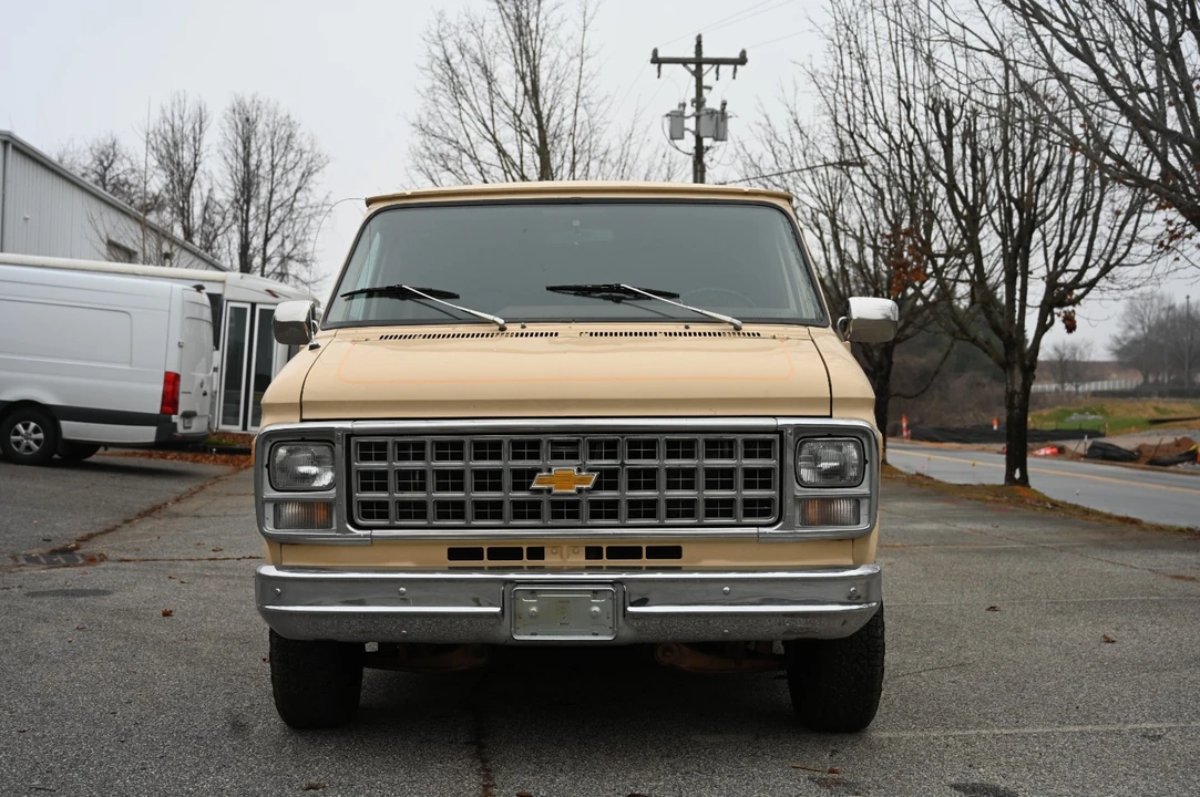 1983 Chevrolet G-Series Van - Image 2 of 21
