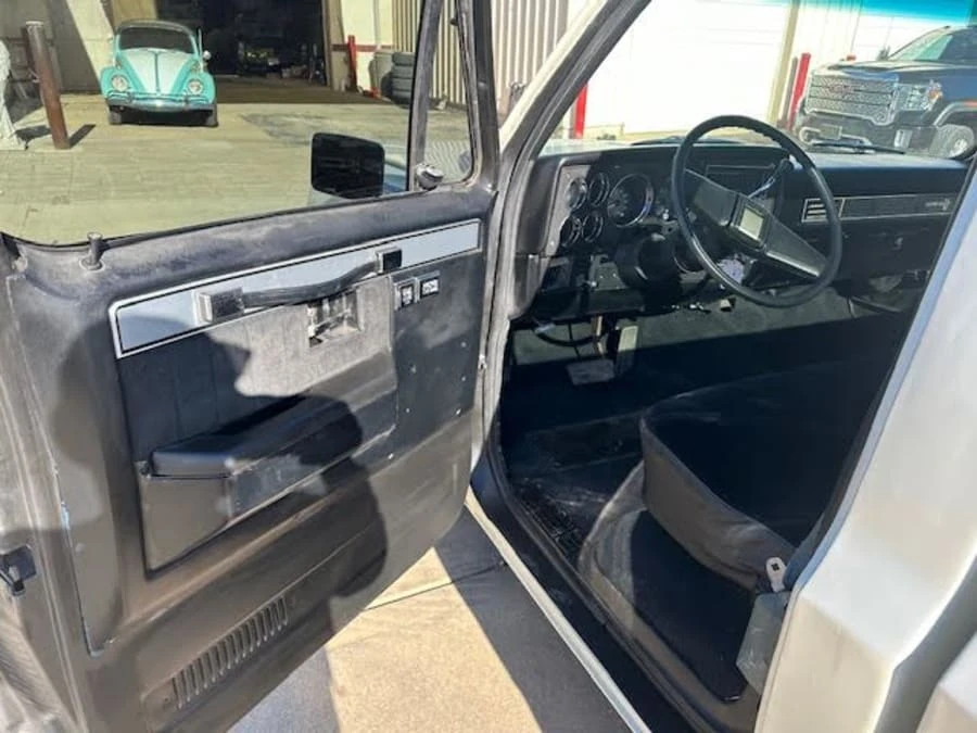 1983 Chevrolet Silverado - Image 10 of 16