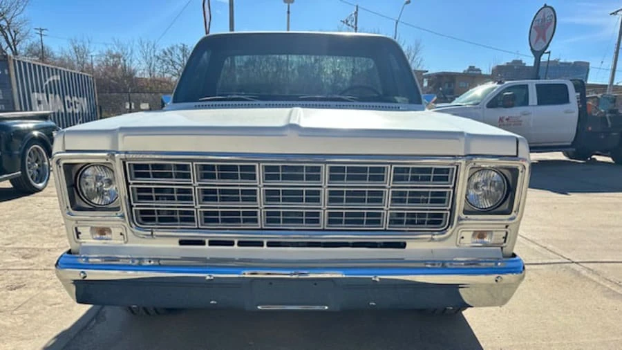 1983 Chevrolet Silverado - Image 4 of 16