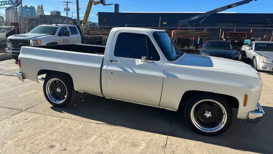 1983 Chevrolet Silverado - Image 2 of 16