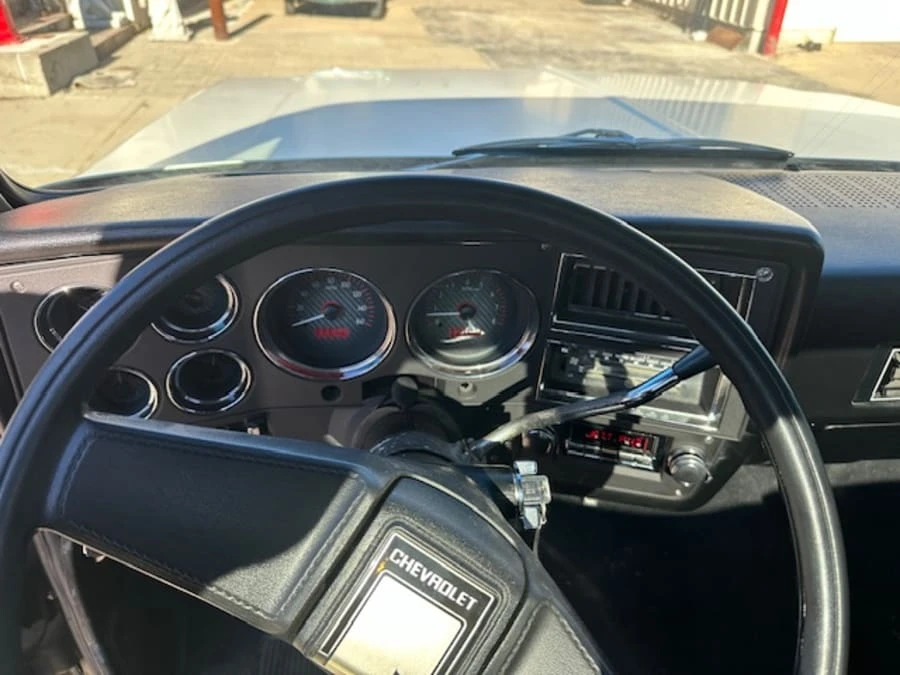1983 Chevrolet Silverado - Image 9 of 16