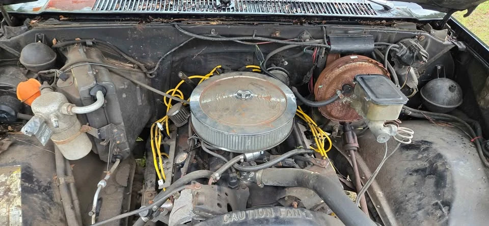 1983 Chevrolet Suburban 7th Gen - Image 9 of 10