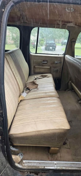 1983 Chevrolet Suburban 7th Gen - Image 5 of 10
