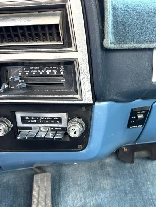 1983 Chevrolet Silverado - Image 7 of 12