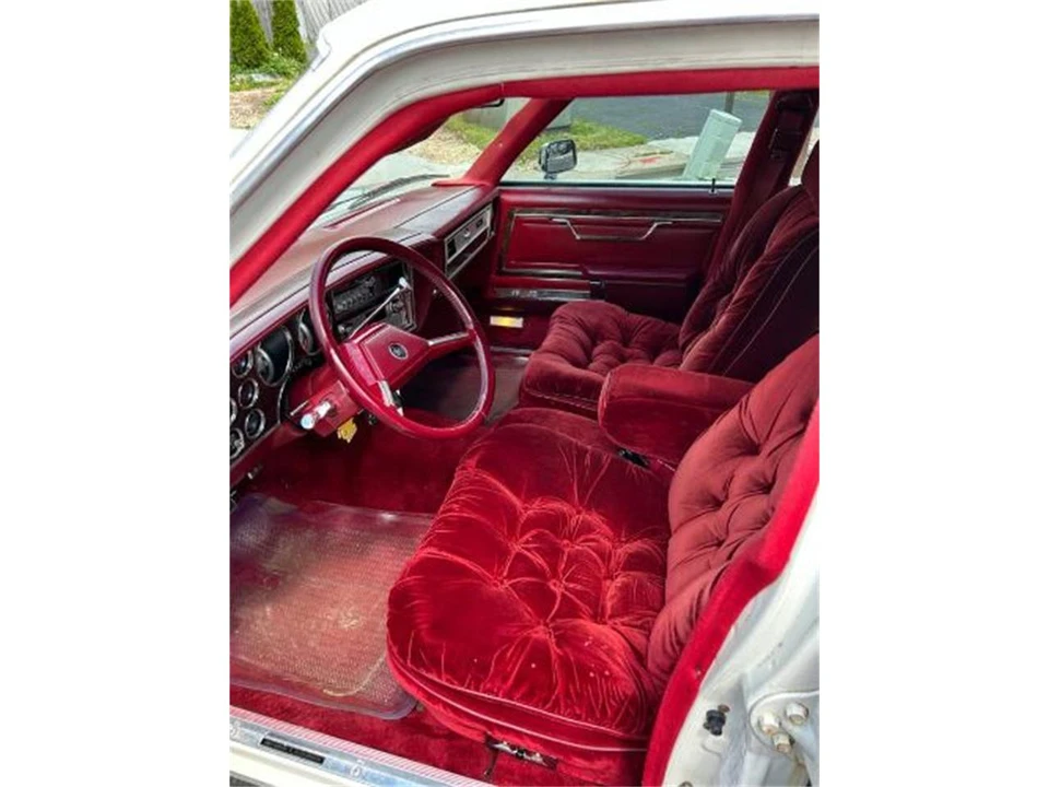1983 Chrysler New Yorker - Image 7 of 10