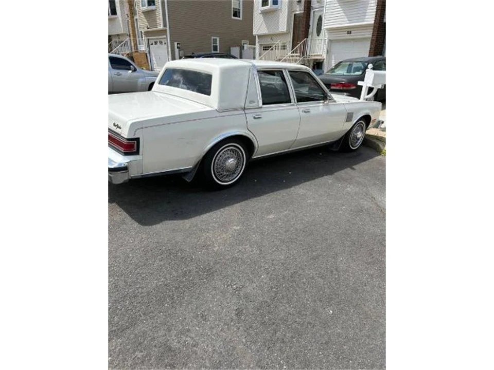 1983 Chrysler New Yorker - Image 6 of 10