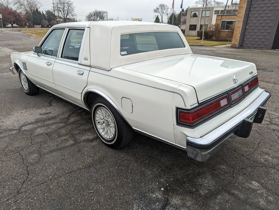 1983 Chrysler New Yorker - Image 5 of 21
