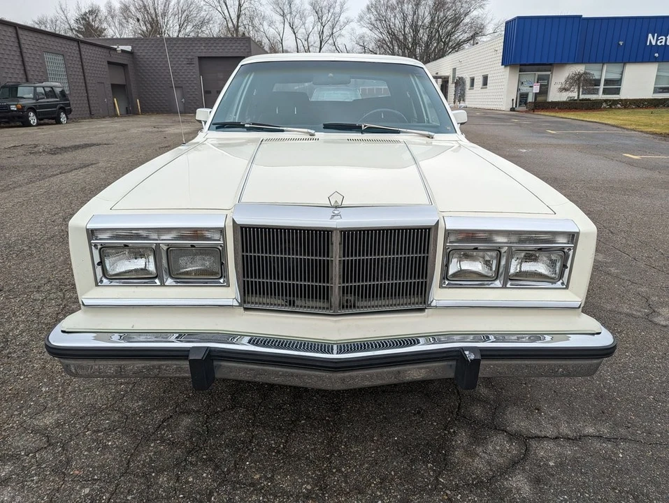 1983 Chrysler New Yorker - Image 2 of 28