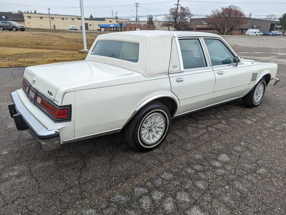 1983 Chrysler New Yorker - Image 7 of 28
