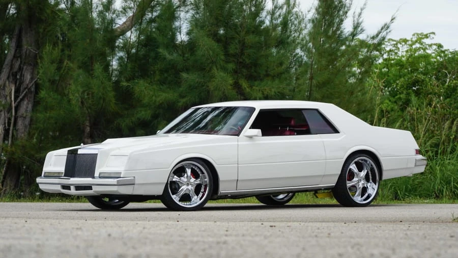 1983 Chrysler Imperial - Image 2 of 15
