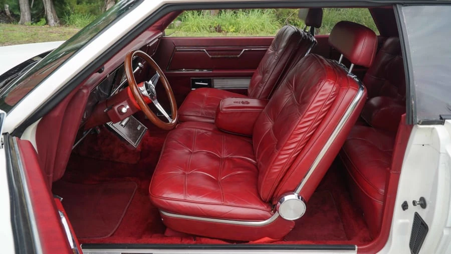 1983 Chrysler Imperial - Image 5 of 15