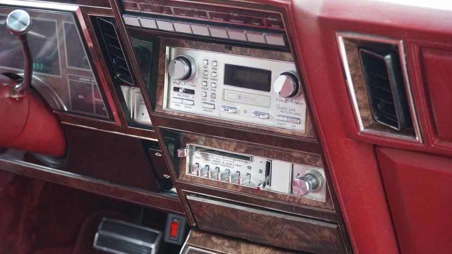 1983 Chrysler Imperial - Image 8 of 15