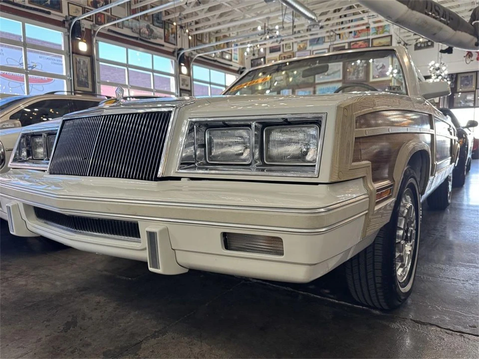1983 Chrysler LeBaron - Image 20 of 31