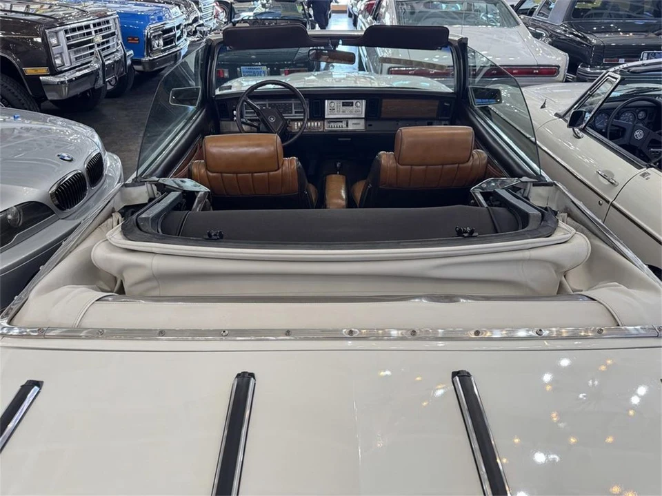 1983 Chrysler LeBaron - Image 5 of 31