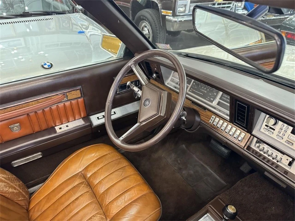 1983 Chrysler LeBaron - Image 15 of 31